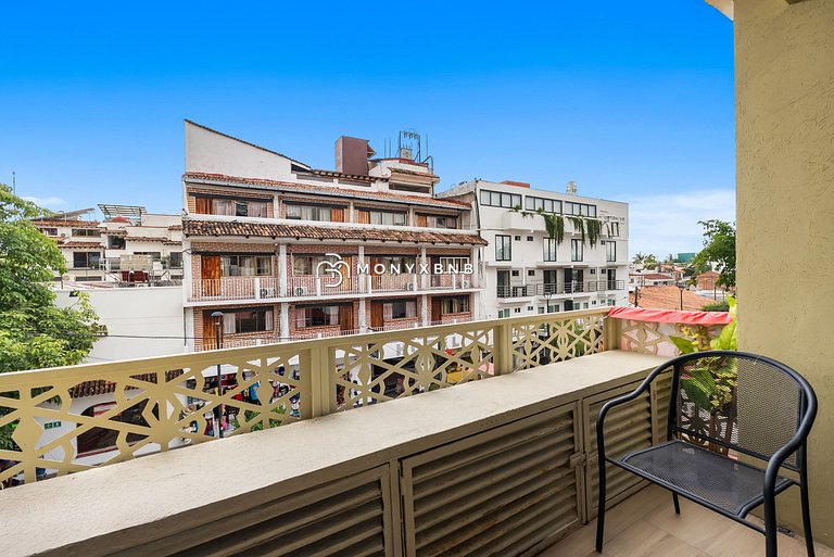 Sol & Sal Suite | Steps to Beach & Malecon
