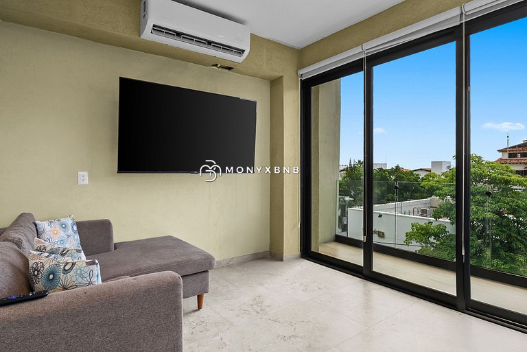 The boardwalk Nest | 1 Block to Malecon & Ocean