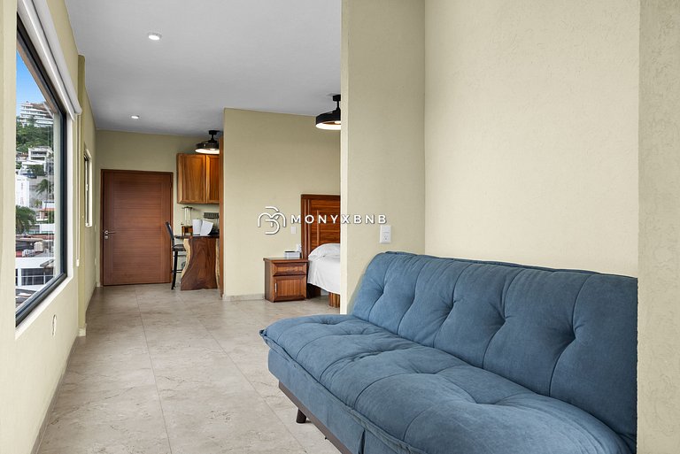 The Malecon Penthouse Block to Beach & Sea
