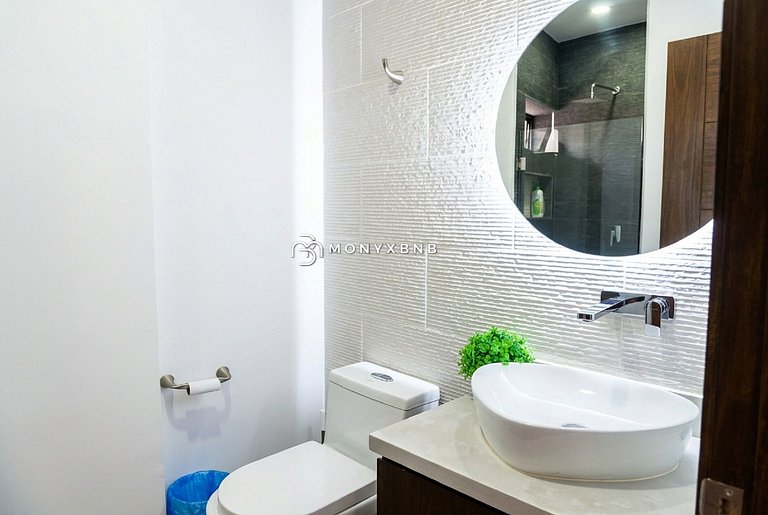 Allende Heights: 1BR Oasis w/ Rooftop Pool