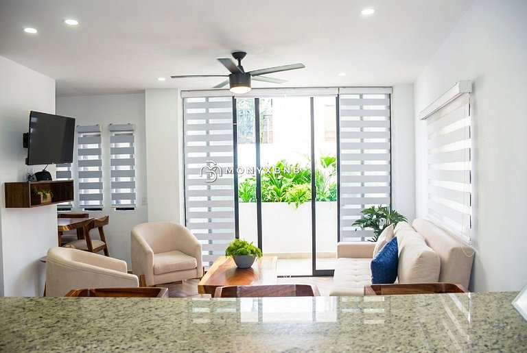 Allende Heights: 1BR Oasis w/ Rooftop Pool