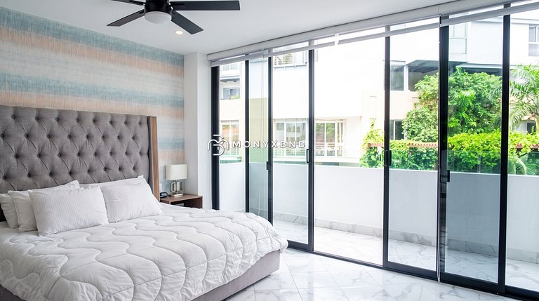 The Five 3BR Penthouse, Balcony & Rooftop Pool