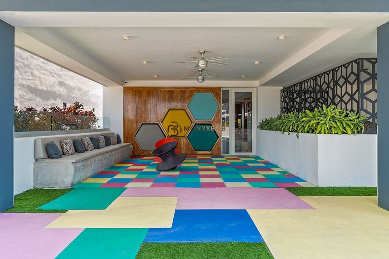 Monyxbnb at Zoho Skies